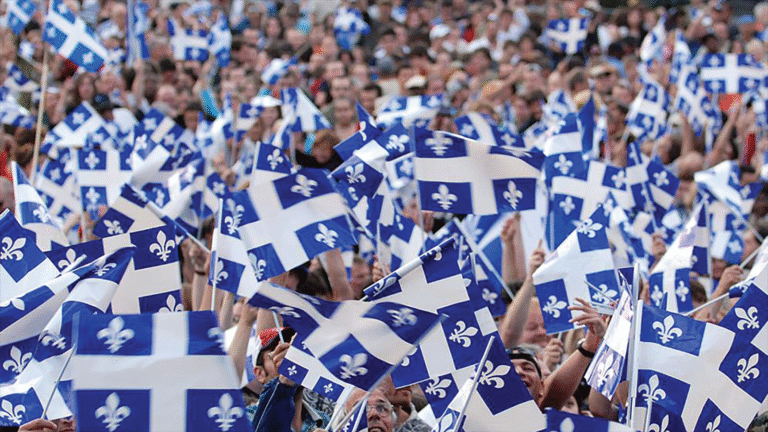 Drapeaux du Québec en couverture du livre «Penser le Québec indépendant»